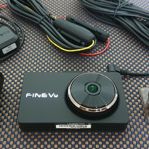 파인뷰 LX7000 Power 블랙박스 (64GB)