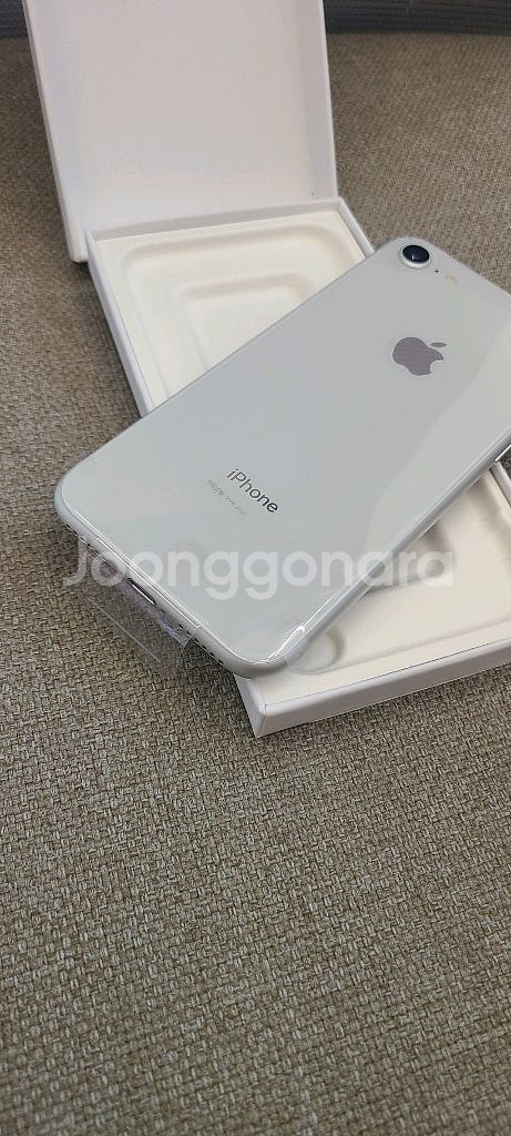 아이폰8 64G 리퍼 화이트 미사용새제품 팝니다--1