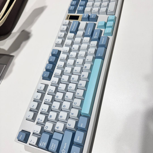 커스텀 키보드 Qk100 화이트