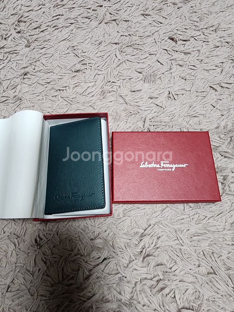 페라가모 명함 카드 지갑 판매니다. 미사용 새상품--0
