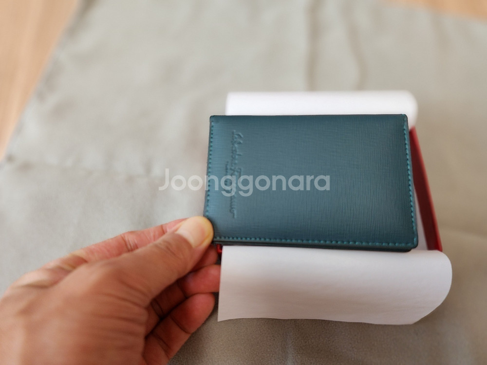페라가모 명함 카드 지갑 판매니다. 미사용 새상품--1