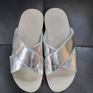 핏플랍 실버 슬리퍼