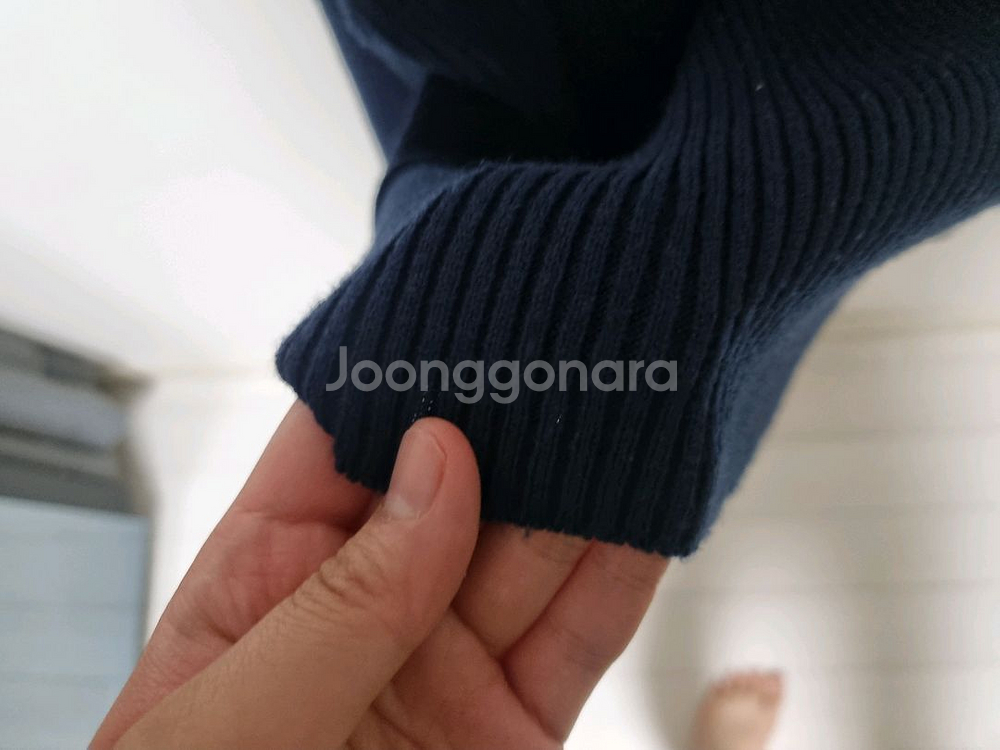 TWEE 크롭 골지 니트 네이비 가디건--3