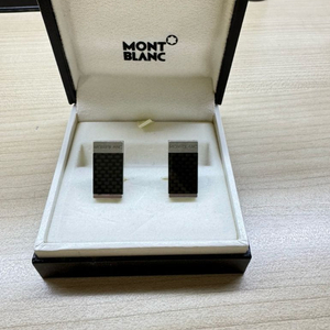 몽블랑 수트 커프스 버튼입니다!
