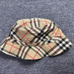 Burberry 아기모자