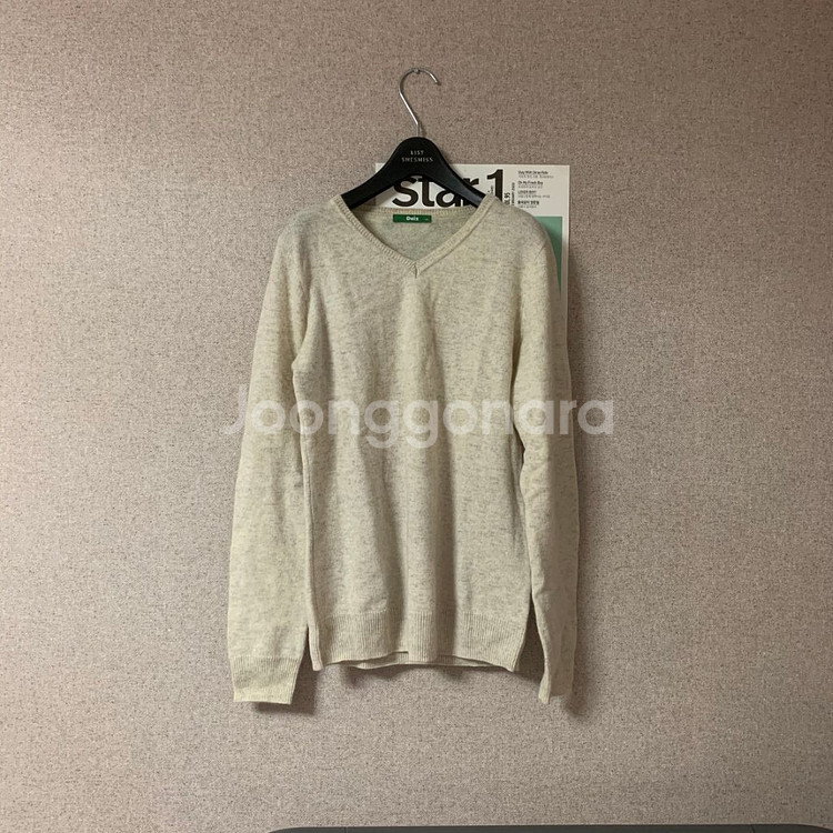 새상품)Daiz 퓨어 캐시미어 브이넥 오트밀 니트 95--0