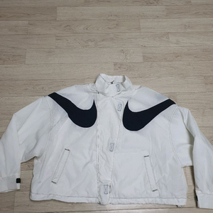 100 나이키 스우시 우븐 여성 자켓 L 사이즈 완전깨