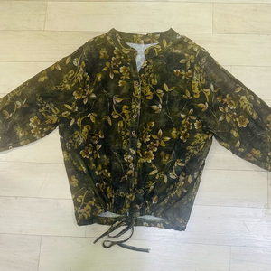 (일본수입)예쁜 플라워 패턴 블라우스