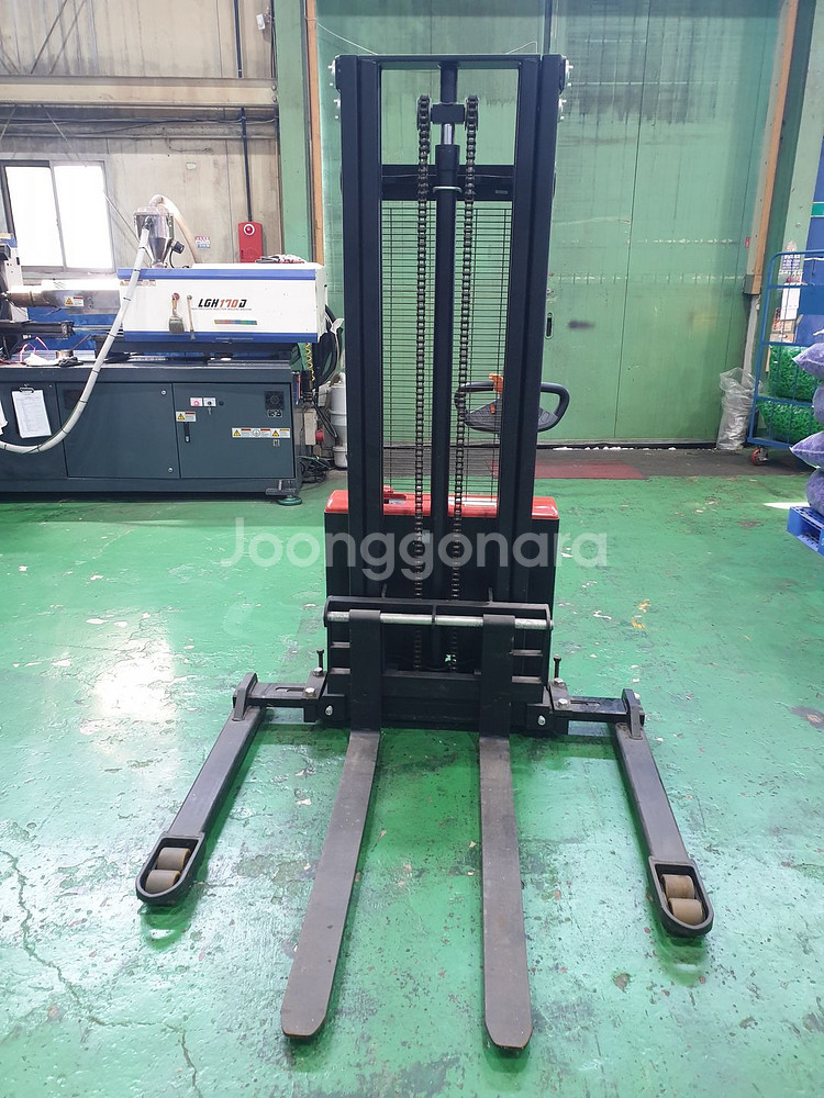 쌍용리프트 지지대 확장형 전동 스태커 CDD-1230W--4