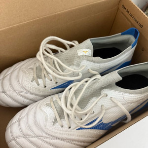 미즈노 축구화 275