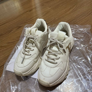 엠엘비 운동화 250