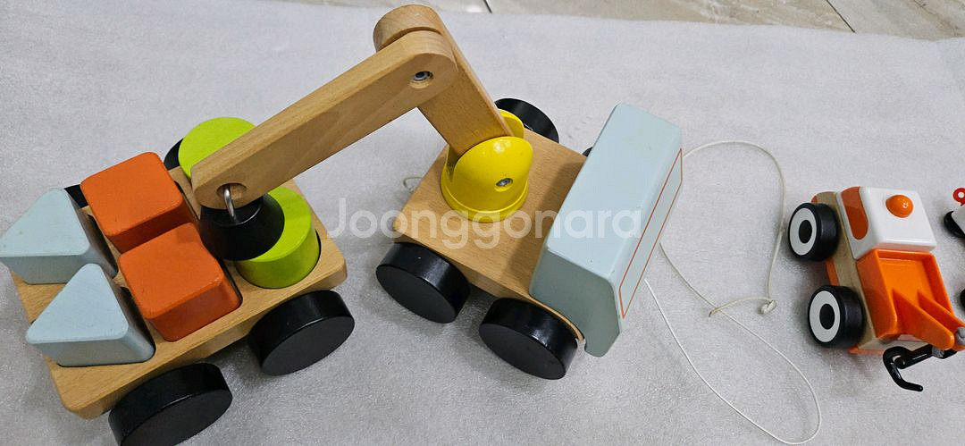 이케아 원목 자석 크레인차--1