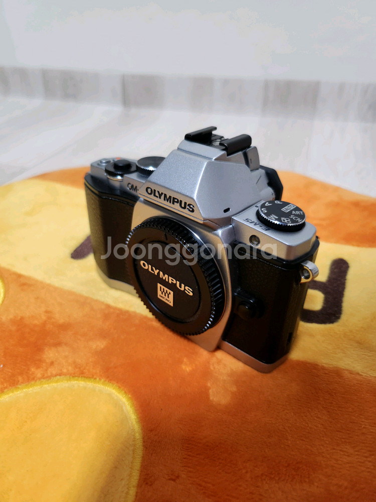 올림푸스 E-M5 바디만 팝니다--0