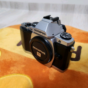 올림푸스 E-M5 바디만 팝니다