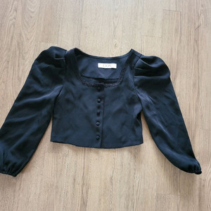 오디에스 레베카 블라우스 블랙