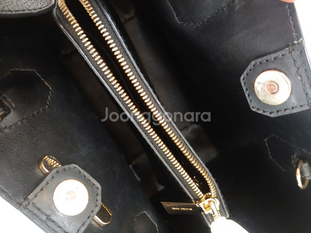 마이클코어스 크로스백--9