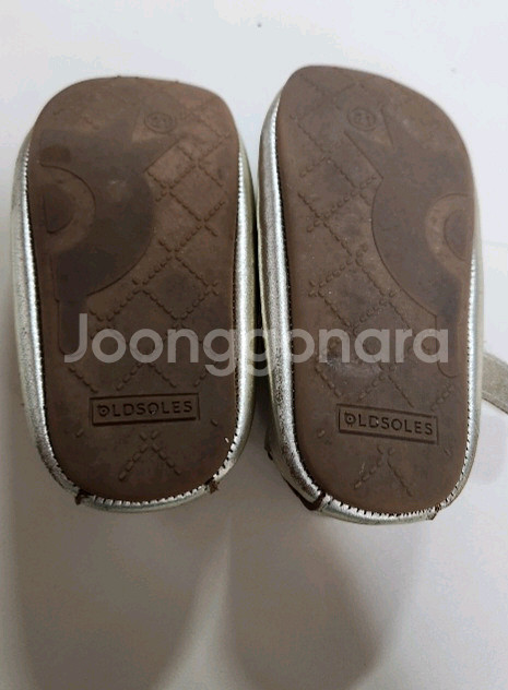 올드솔 가브리엘 금색 걸음마 신발--1