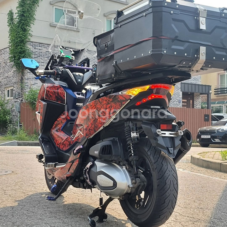 혼다 포르자350 22년형 pr2머플러 판매합니다.--4