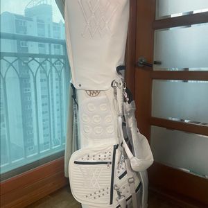 어뉴 골프백 캐디백 신품