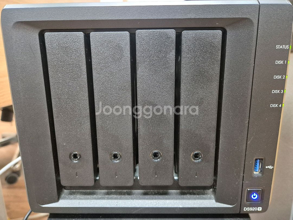 시놀로지 DS920+ NAS--1