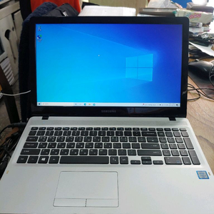 삼성노트북 (nt500r5l). i3. 6세대