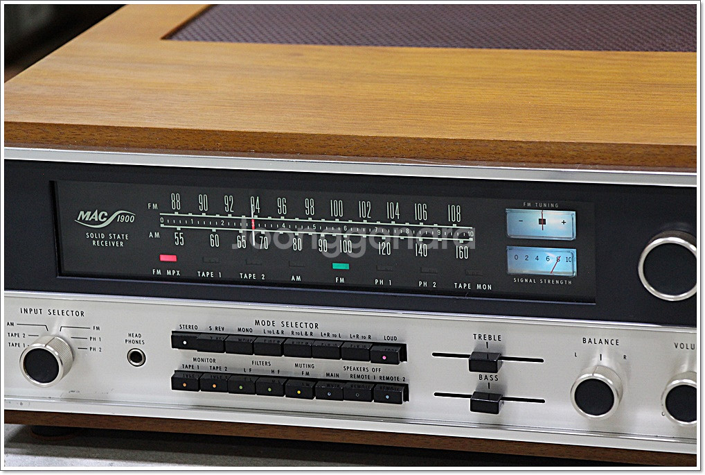 맥킨토시 A급 고급형 아날로그 리시버 MAC1900--3