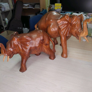 코끼기 나무조각상