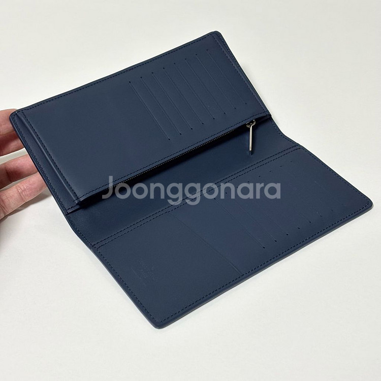 (새상품급) 루이비통 LV 에어로그램 브라짜 장지갑--7