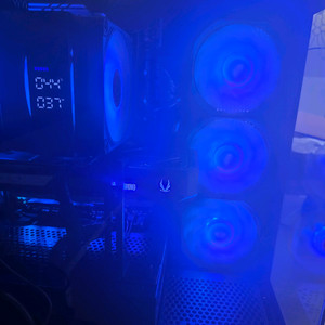 산지1달된 9800x3d 5070 96gb 본체팝니다