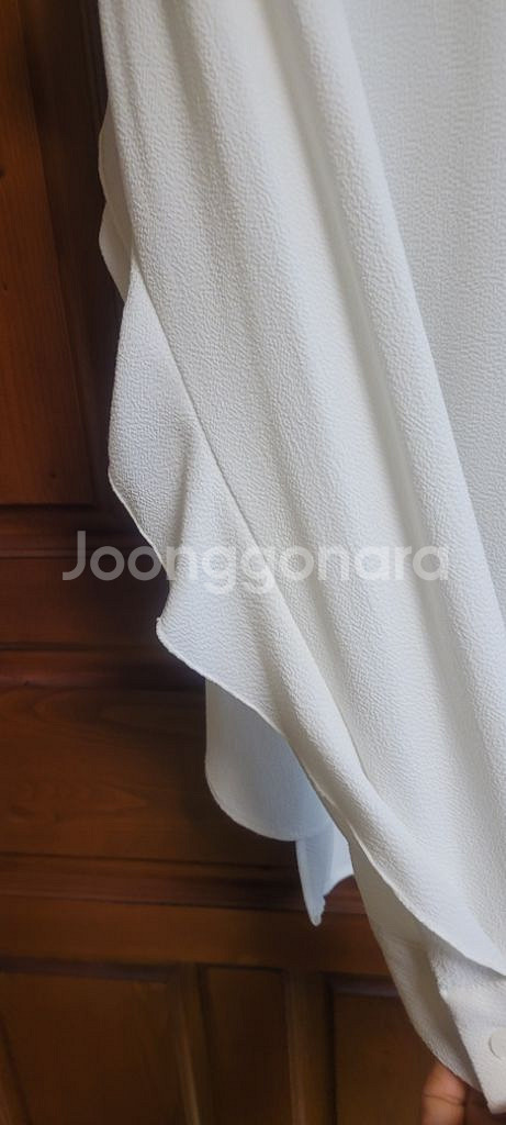메종 드 메이어 화이트 아이보리 러플 블라우스--3