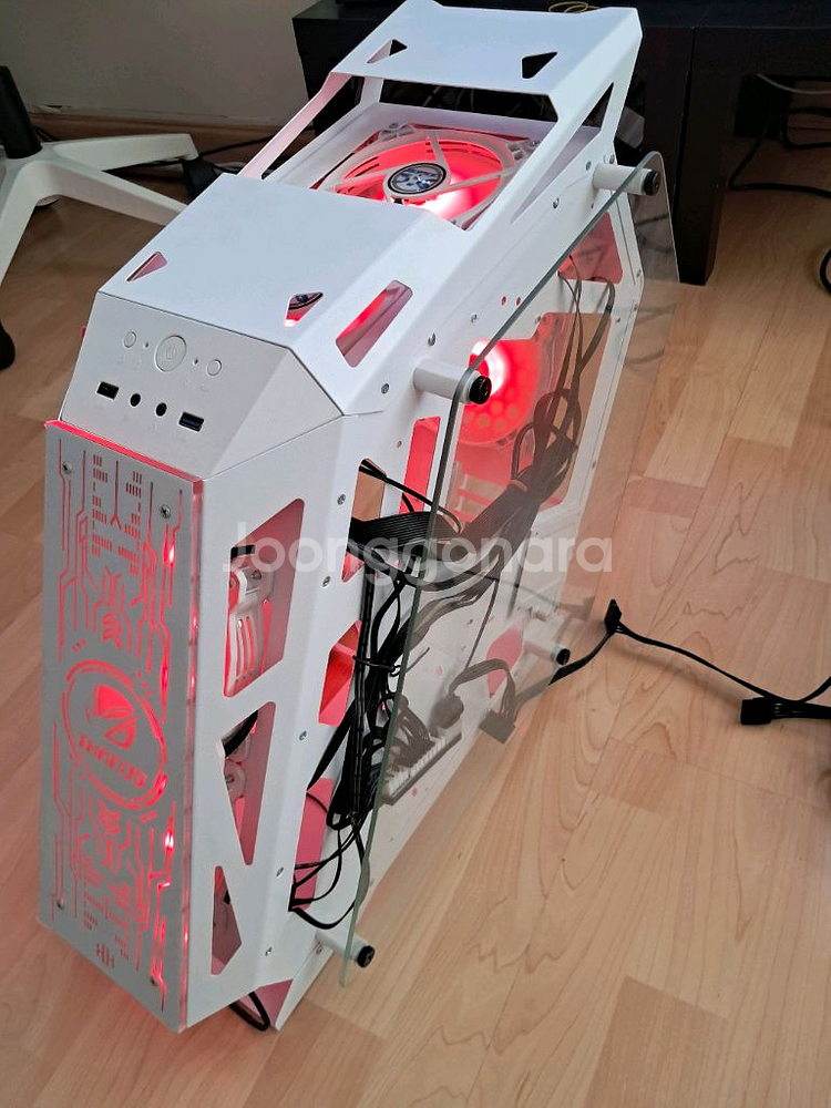 Rgb 타노스 PC 케이스 레이져컷 (5개월사용)--1