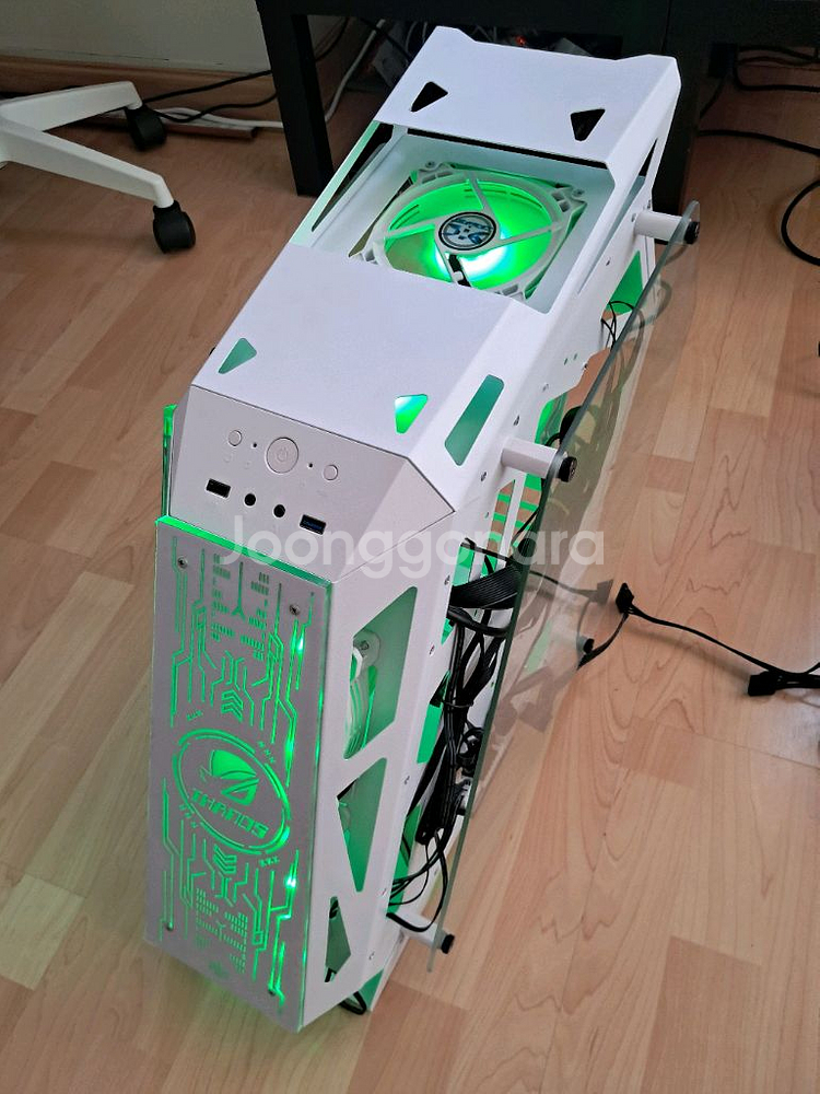 Rgb 타노스 PC 케이스 레이져컷 (5개월사용)--2