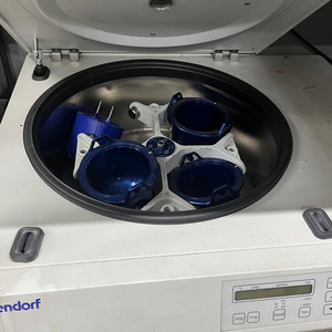원심분리기 eppendorf Centrifuge 581