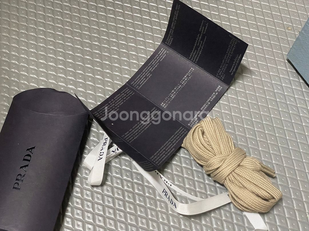 프라다 게버딘 스니커즈 하이 215 사이즈--8