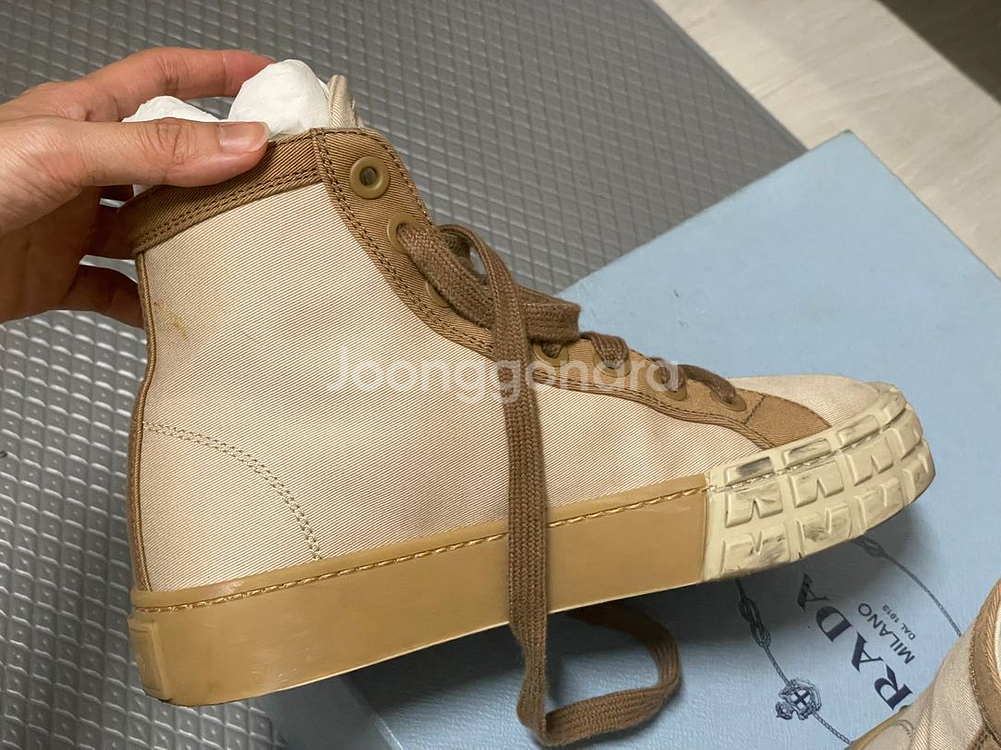 프라다 게버딘 스니커즈 하이 215 사이즈--6