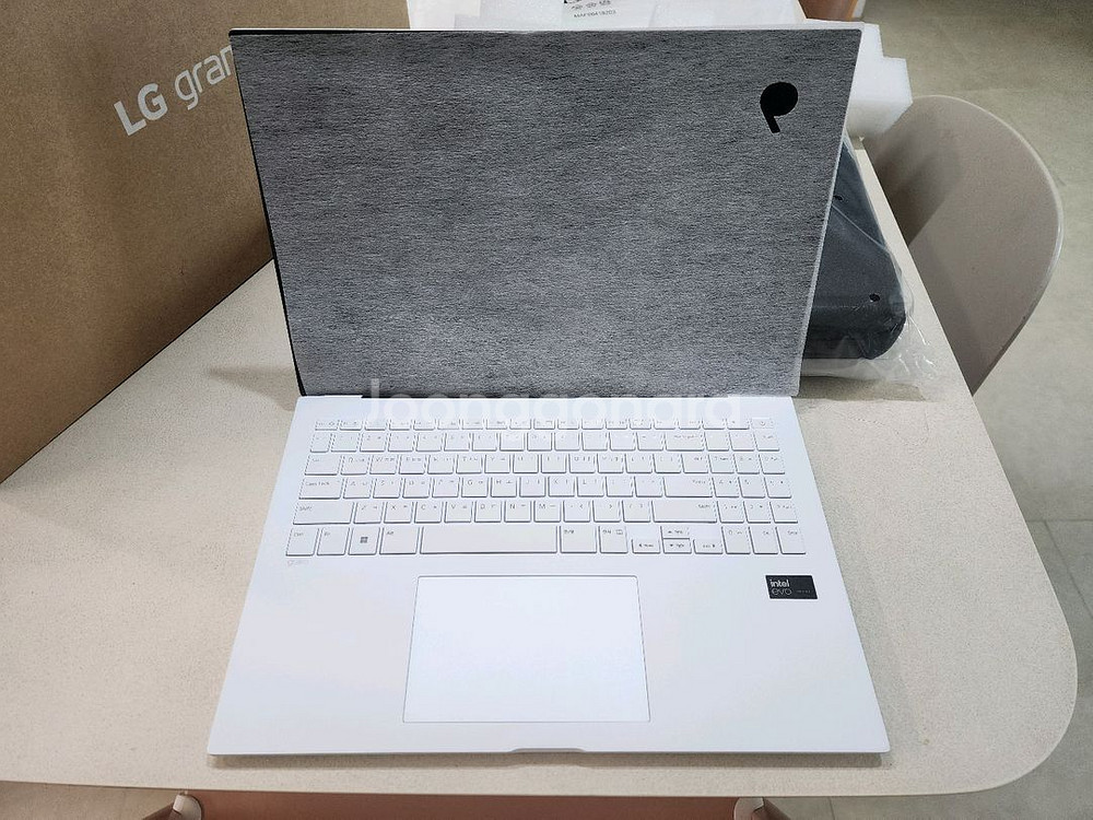 (새상품)LG 그램 노트북 16인치 25년 16z90s--0