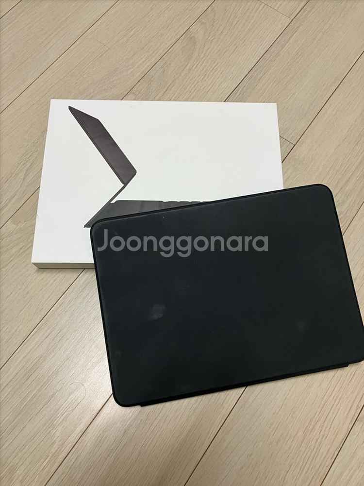 애플 키보드 폴리오 11인치 판매합니다.--0