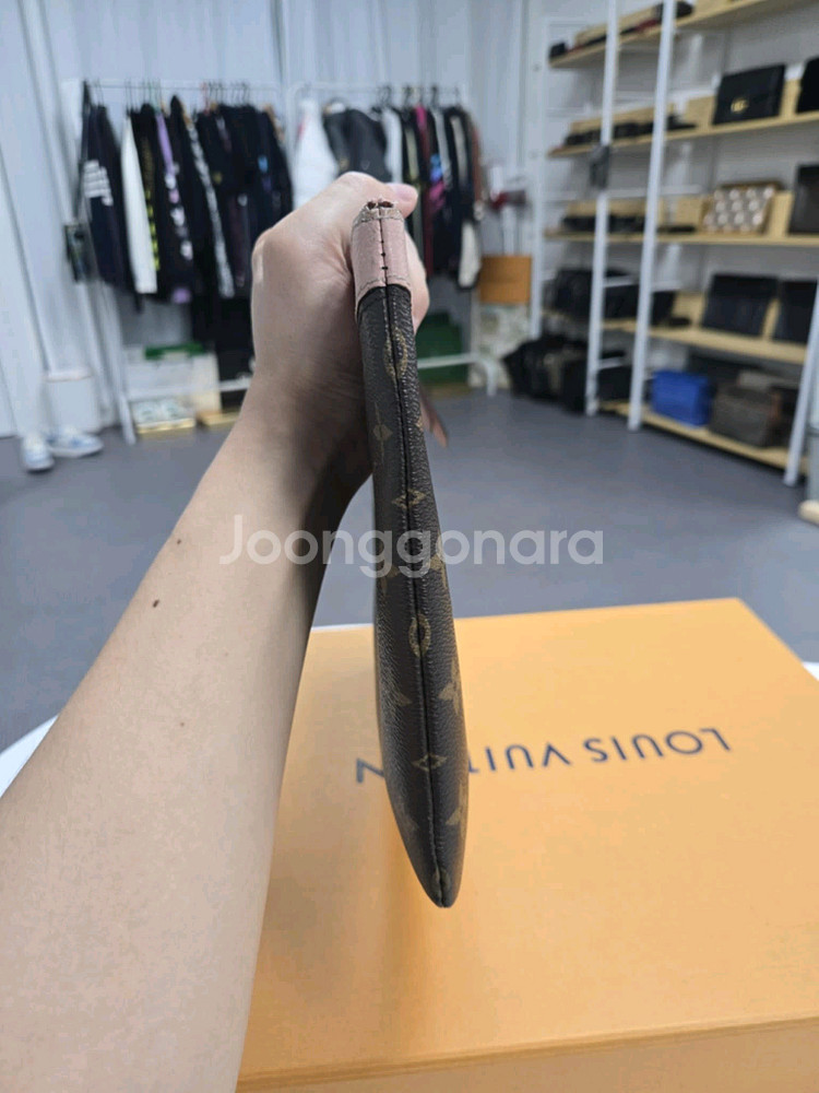 루이비통 데일리 파우치백 정품--3