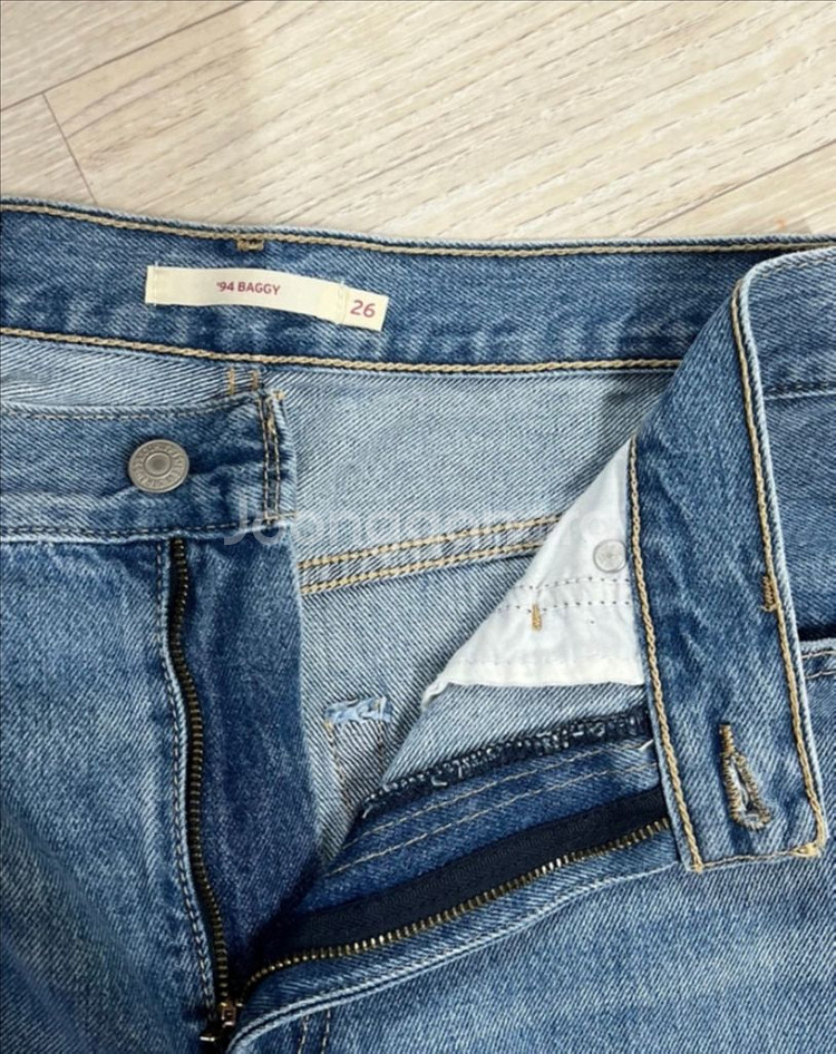 정품 리바이스 찢청바지 찢청 하이웨스트 있는 일자핏--3