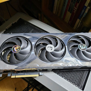 RTX5070 트리오