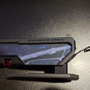 ASUS ROG Herculx 그래픽카드 지지대