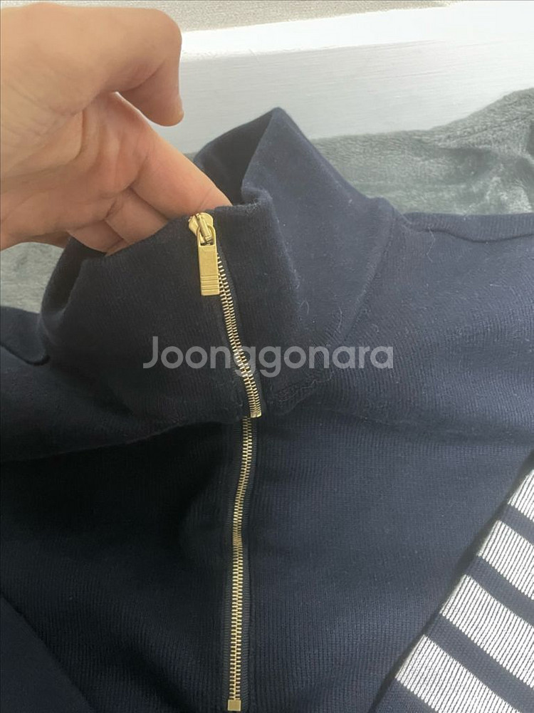 톰브라운 하프집업 반집업 니트 네이비--3