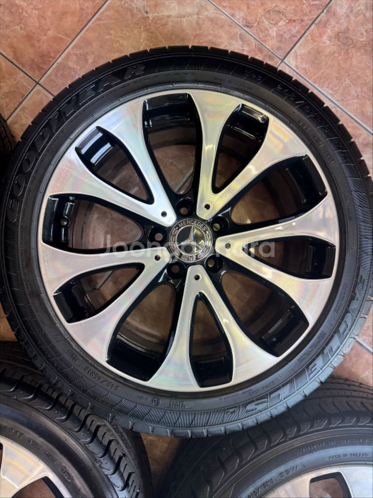 벤츠 E클래스 W213 18인치 정품 휠타이어 팝니다--3
