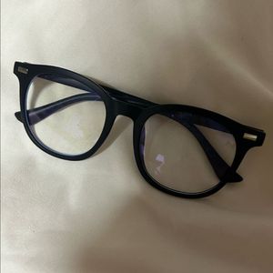 검정 뿔테 안경