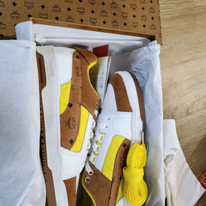 MCM PUMA 콜라보 사이즈 260(살짝 타이트)