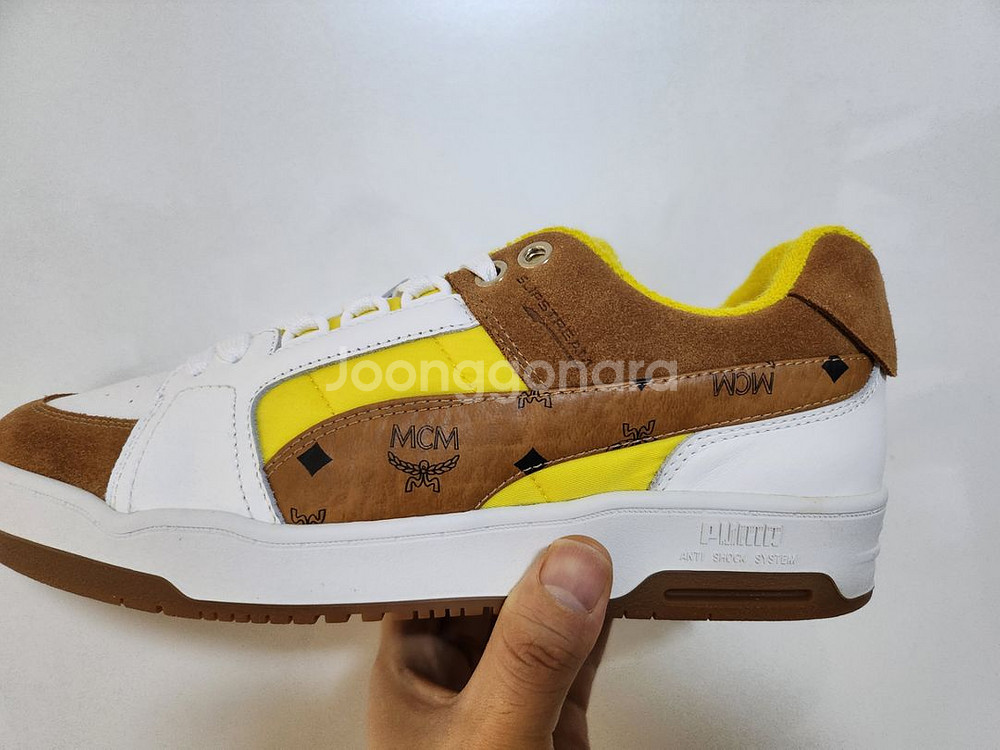 MCM PUMA 콜라보 사이즈 260(살짝 타이트)--2