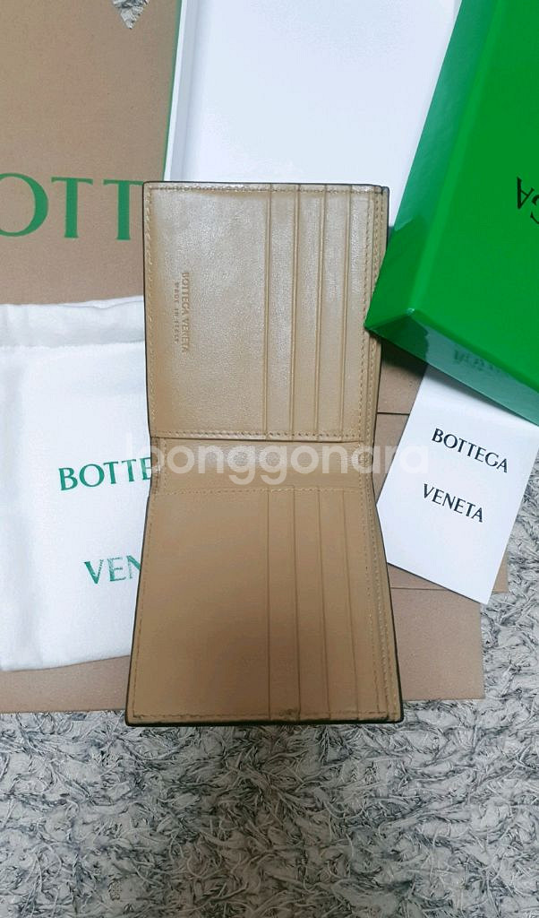 보테가베네타 정품 반지갑 판매 합니다.--4