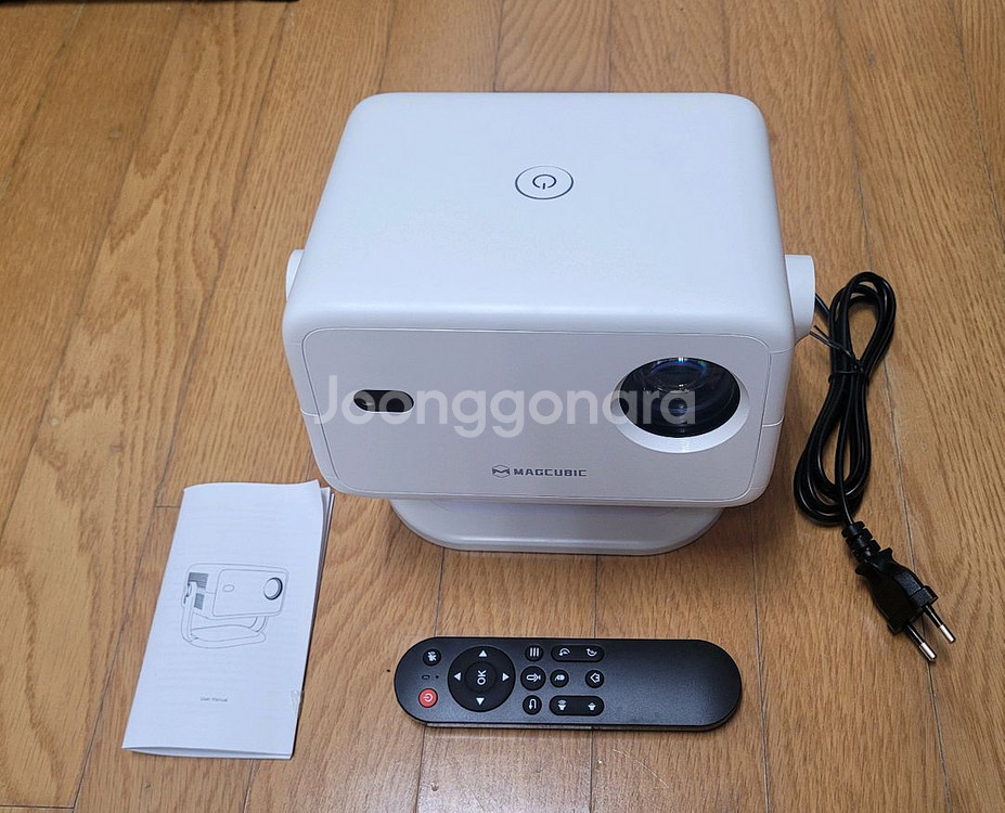 매직큐빅 L018 스마트 프로젝터팝니다--0
