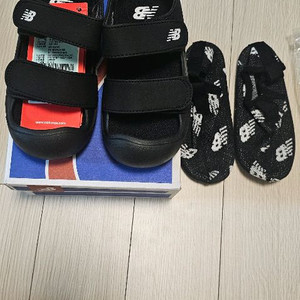 뉴발란스 키즈 블랙 샌들 160