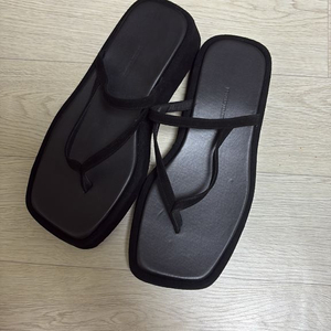 V LINE LEATHER SANDAL 250 새상품